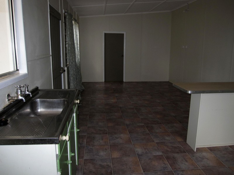 8 Hamilton Street, Warwick QLD 4370