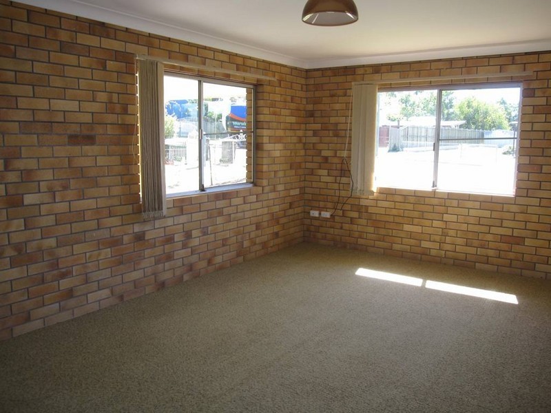 2/50 Locke Street, Warwick QLD 4370