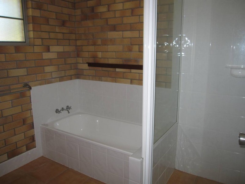 2/50 Locke Street, Warwick QLD 4370