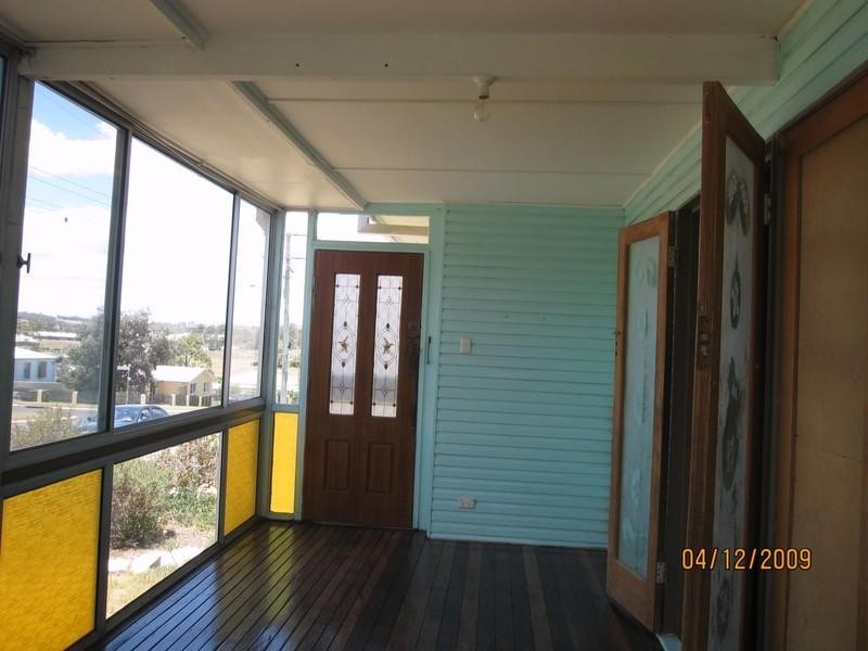 32 Furness Crescent, Warwick QLD 4370