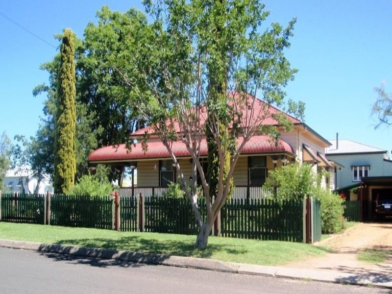 39 Pratten Street, Warwick QLD 4370