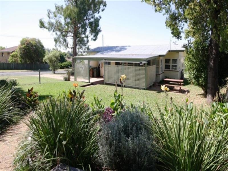 136 Locke Street, Warwick QLD 4370