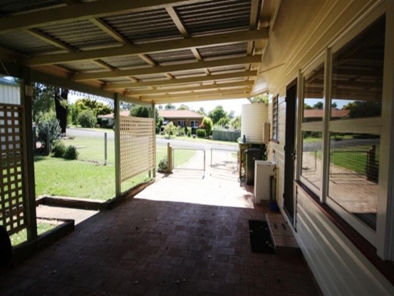 136 Locke Street, Warwick QLD 4370