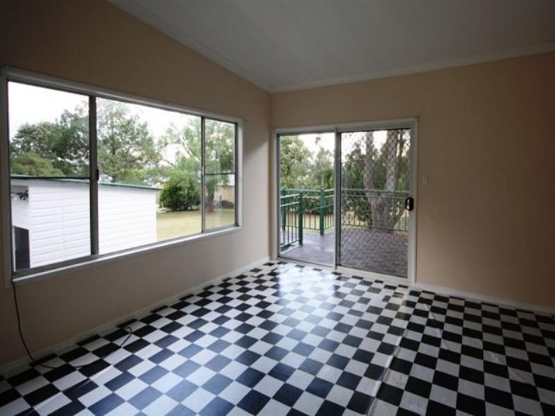 16 Rowland Street, Warwick QLD 4370