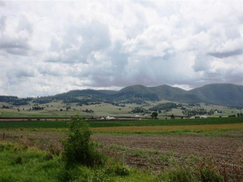 192 Top Swanfels Road, Yangan QLD 4371