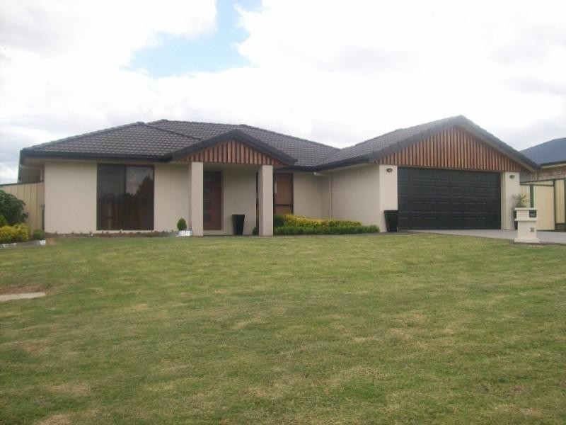 30 Baguley Street, Warwick QLD 4370
