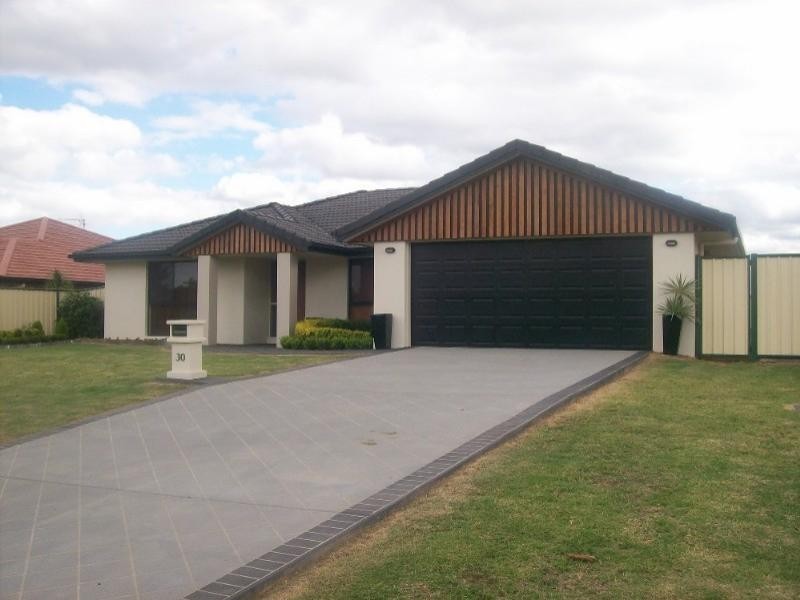 30 Baguley Street, Warwick QLD 4370