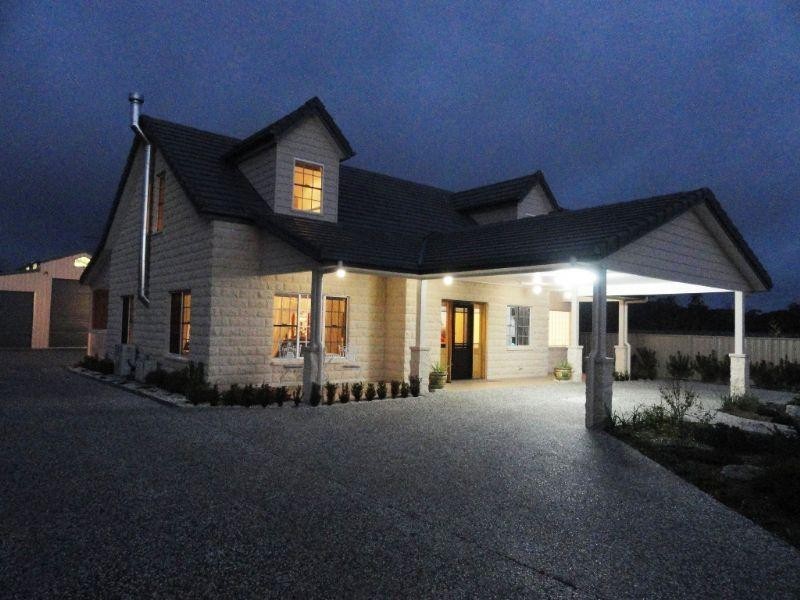 17 Fairway Crescent, Stanthorpe QLD 4380