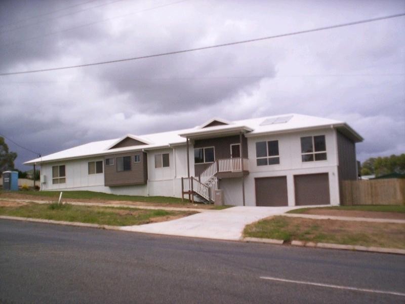 2/140 Dragon Street, Warwick QLD 4370