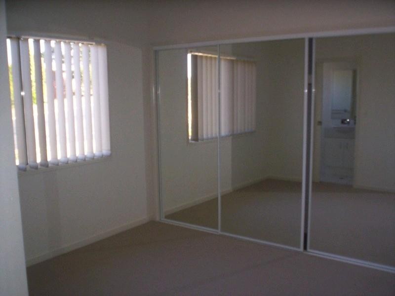 2/140 Dragon Street, Warwick QLD 4370