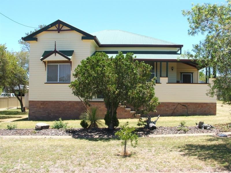 11 Sturt Street, Warwick QLD 4370