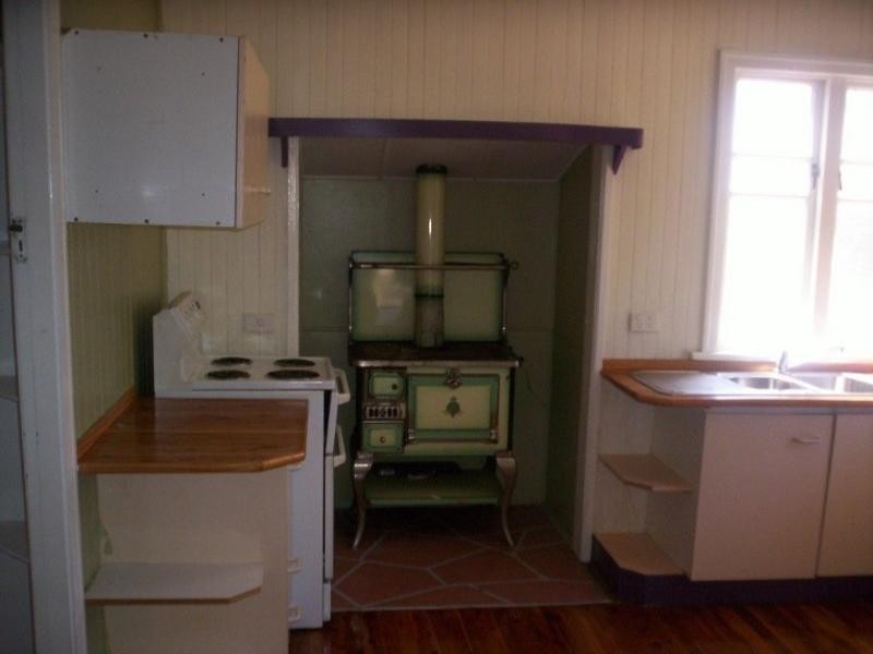 30 Sturt Street, Warwick QLD 4370