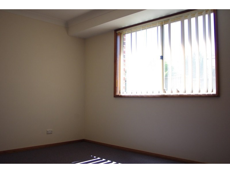 2/11 STRONG Place, Richmond NSW 2753