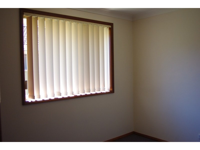 2/11 STRONG Place, Richmond NSW 2753