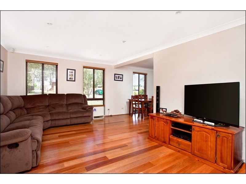 19 Snailham Crescent, South Windsor NSW 2756