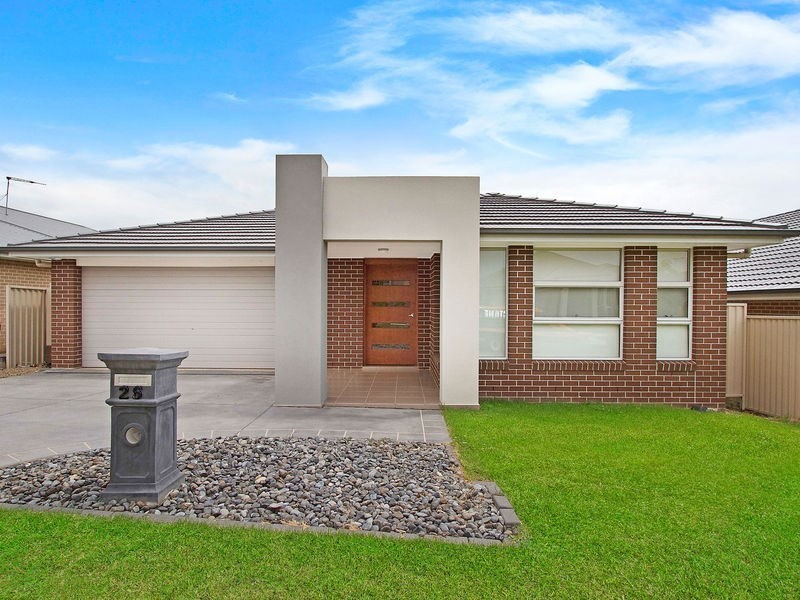 26 Moyengully Avenue, Mount Annan NSW 2567