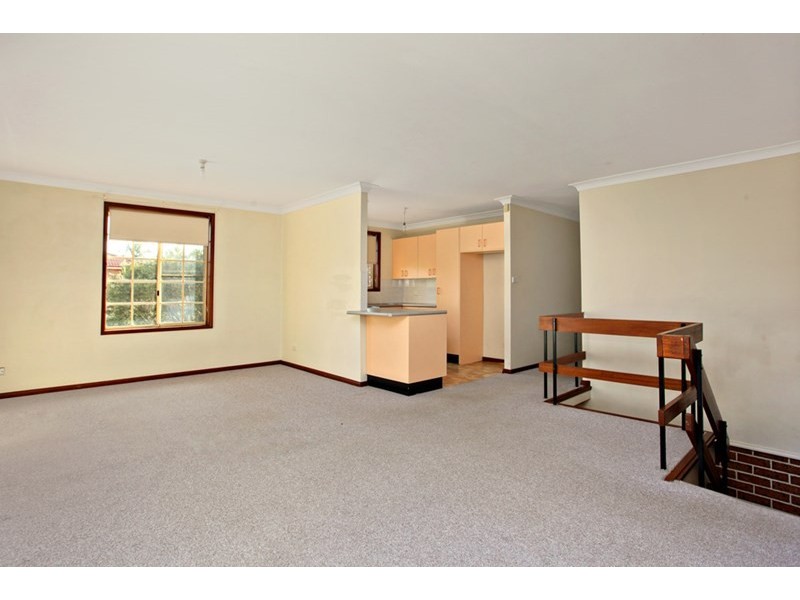 8 Erringhi Place, Mcgraths Hill NSW 2756