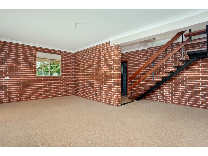 8 Erringhi Place, Mcgraths Hill NSW 2756