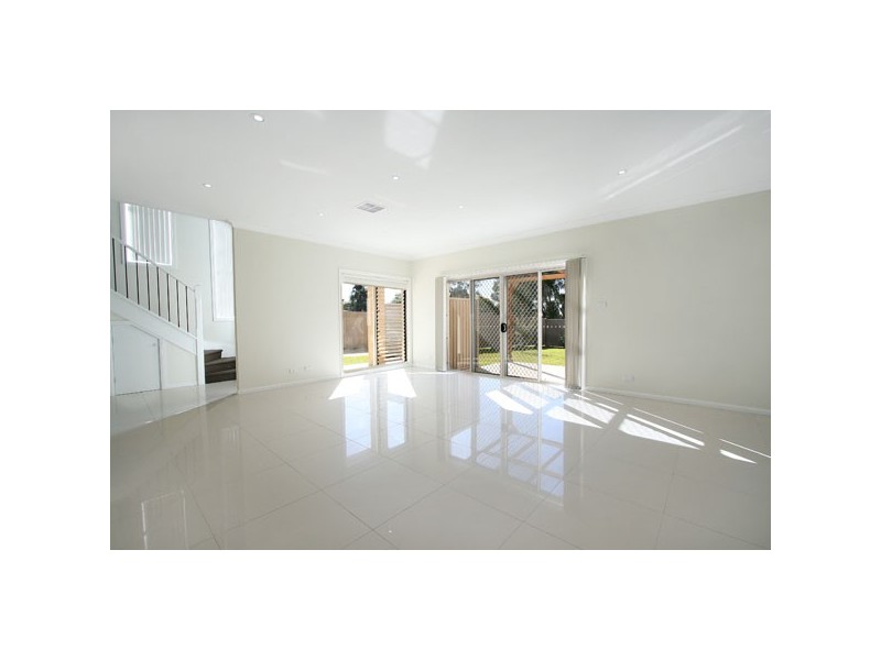 2/52 George Street, Windsor NSW 2756