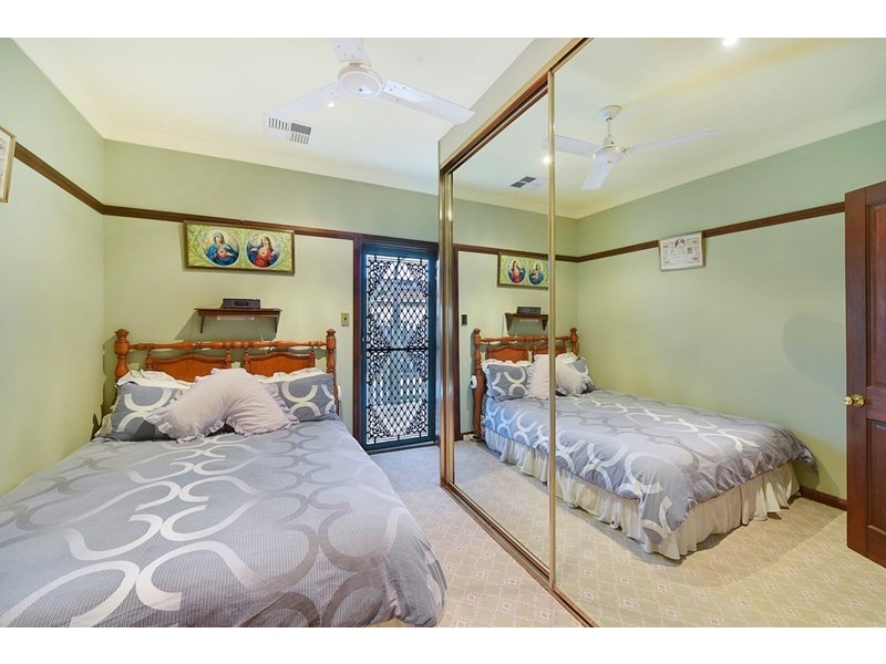 6 Warrina Place, Londonderry NSW 2753