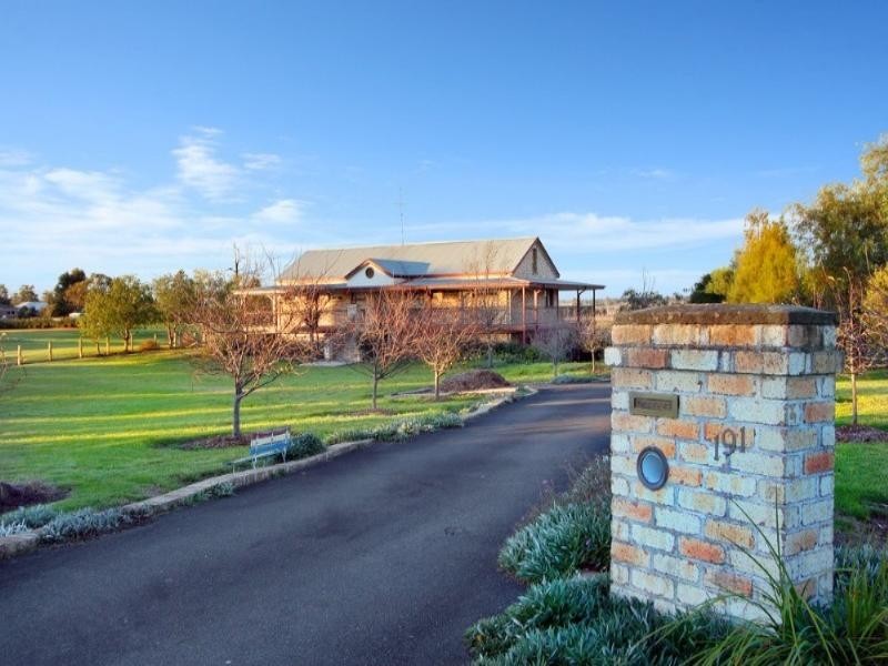 191 Willeroo Drive, Windsor Downs NSW 2756