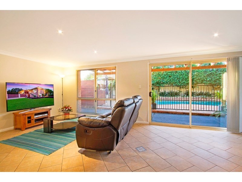 25 Smallwood Road, Mcgraths Hill NSW 2756