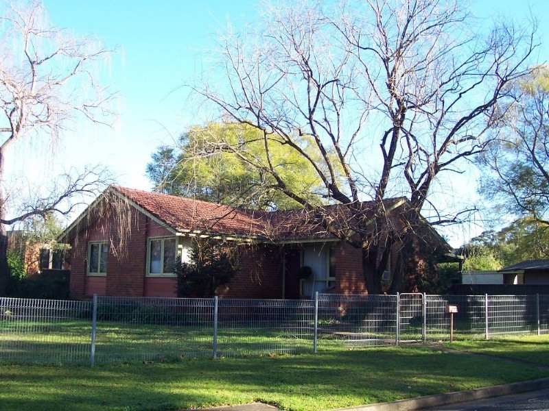 12 Powell Street, Richmond NSW 2753