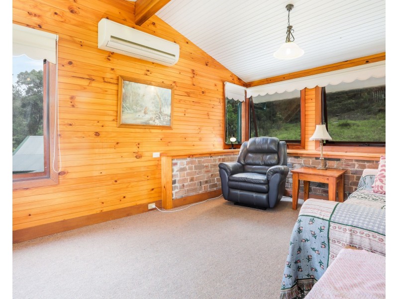 716 Singleton Road, Laughtondale NSW 2775