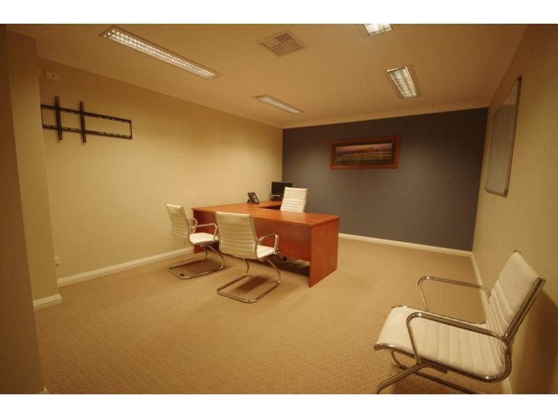 18/5b CURTIS Road, Mcgraths Hill NSW 2756