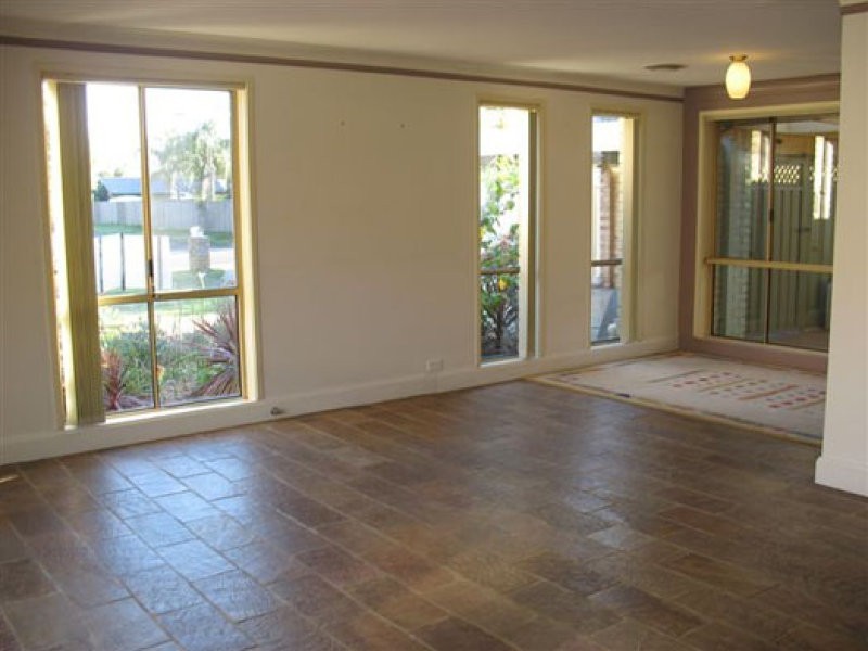 8 Scarborough Avenue, Bligh Park NSW 2756