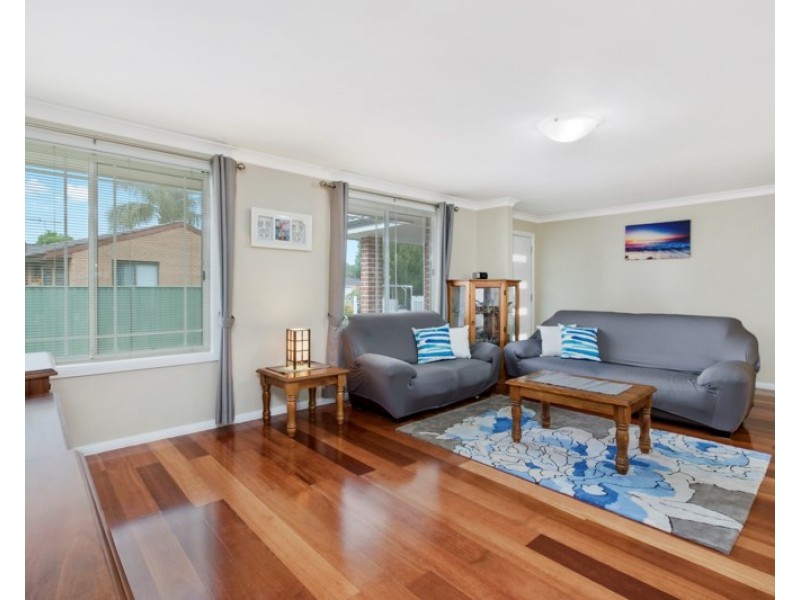 4 Phillip Place, Mcgraths Hill NSW 2756