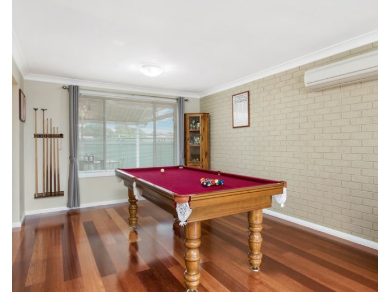 4 Phillip Place, Mcgraths Hill NSW 2756