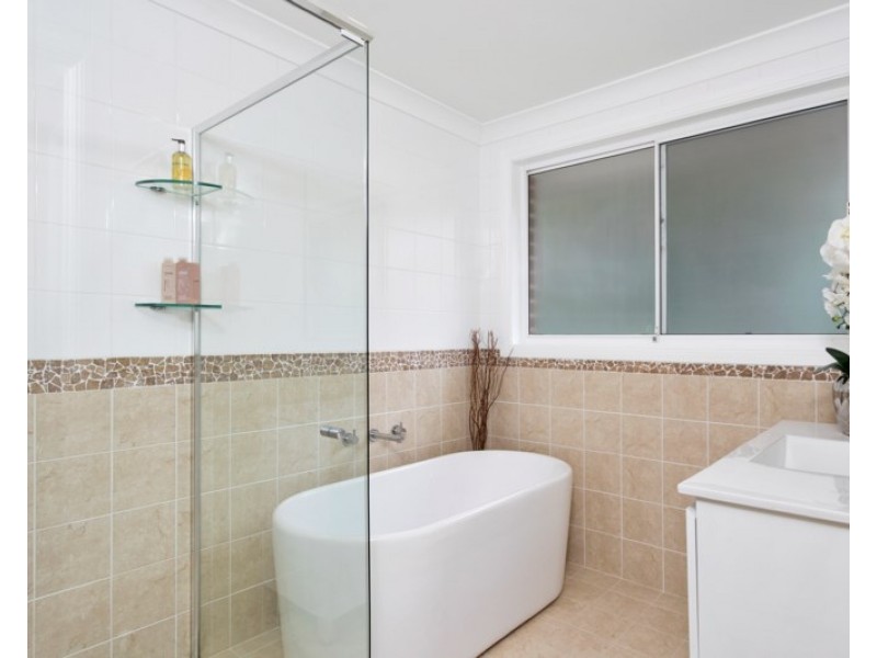 4 Phillip Place, Mcgraths Hill NSW 2756