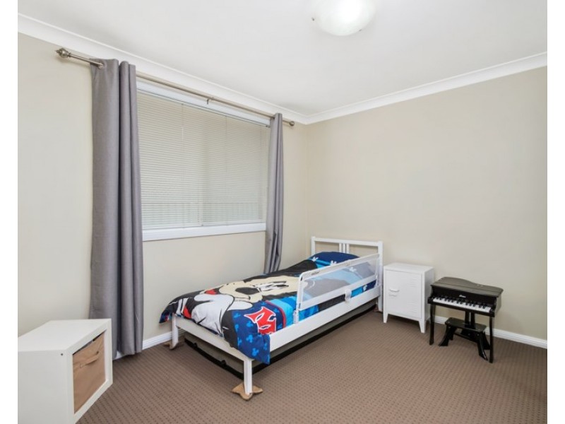 4 Phillip Place, Mcgraths Hill NSW 2756