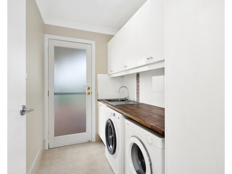 4 Phillip Place, Mcgraths Hill NSW 2756