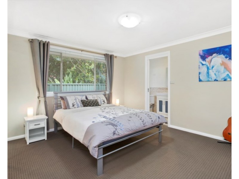 4 Phillip Place, Mcgraths Hill NSW 2756