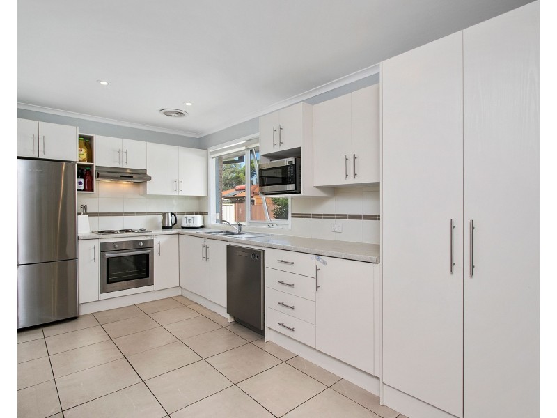 8 Books Crescent, Mcgraths Hill NSW 2756