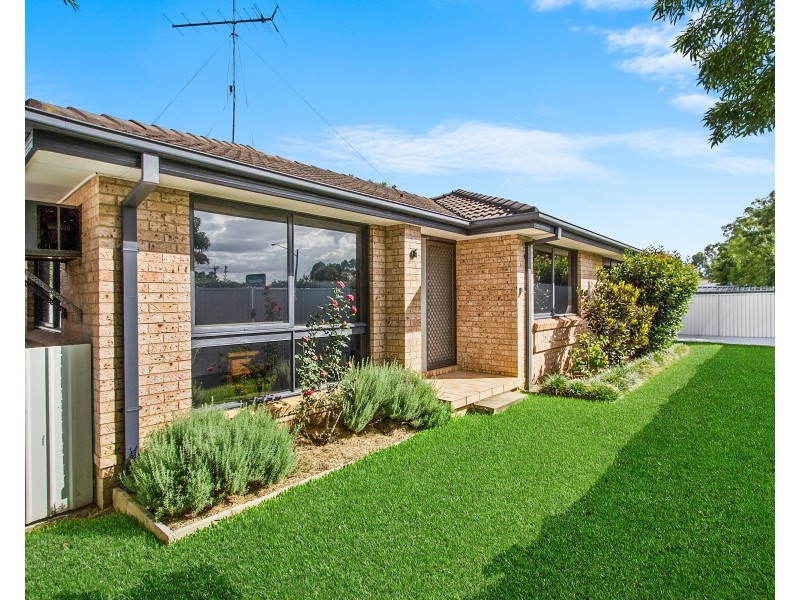 8 Books Crescent, Mcgraths Hill NSW 2756