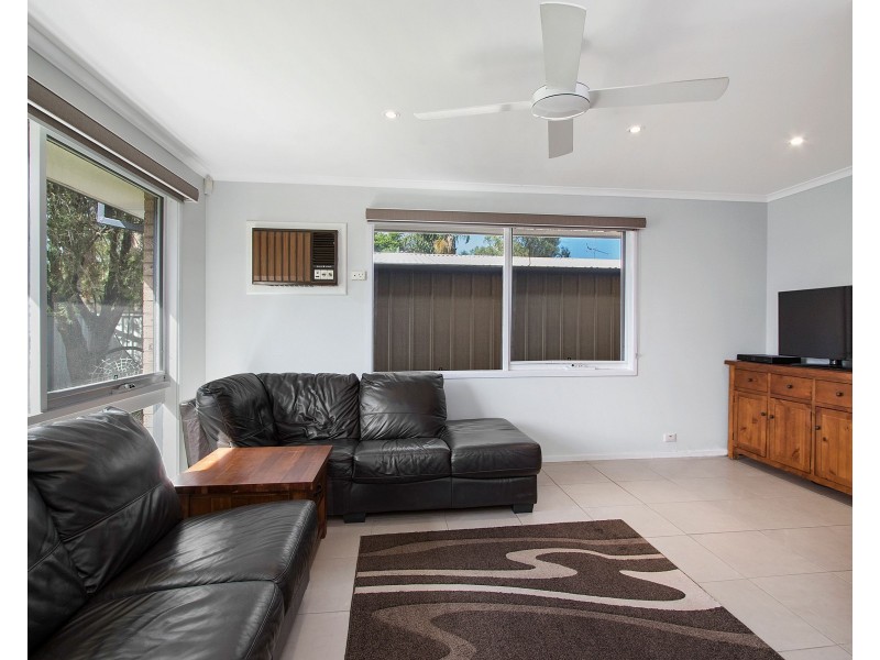 8 Books Crescent, Mcgraths Hill NSW 2756