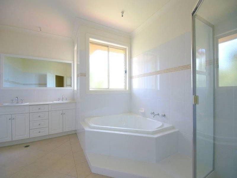 24 Brea Place, Castle Hill NSW 2154