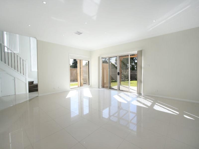 2/52 George Street, Windsor NSW 2756