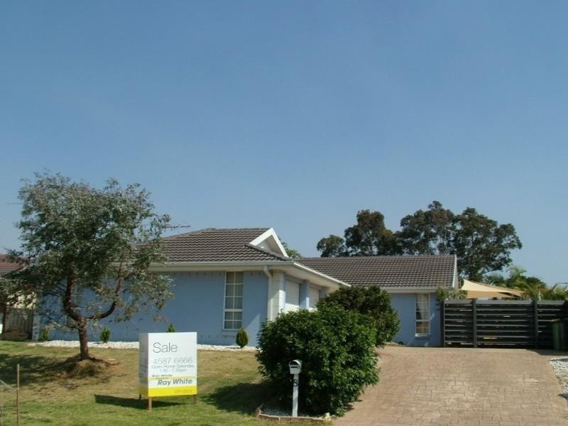 8 Kallawatta Grove, Mcgraths Hill NSW 2756