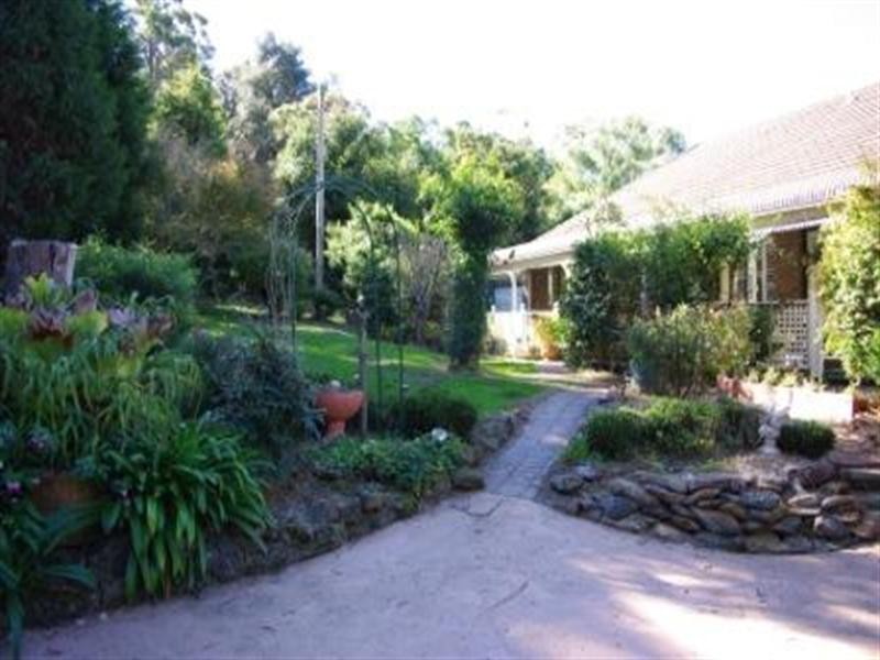 62 Warks Hill Road, Kurrajong Heights NSW 2758