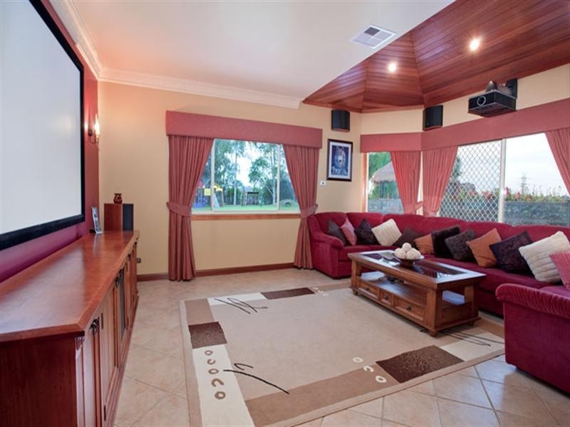 173 WILLEROO Drive, Windsor Downs NSW 2756