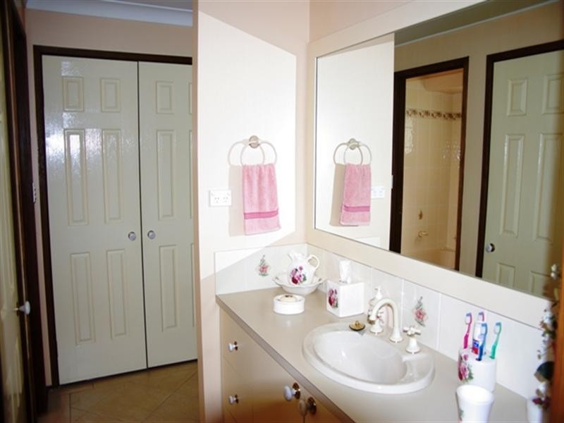 8 Loder Crescent, South Windsor NSW 2756