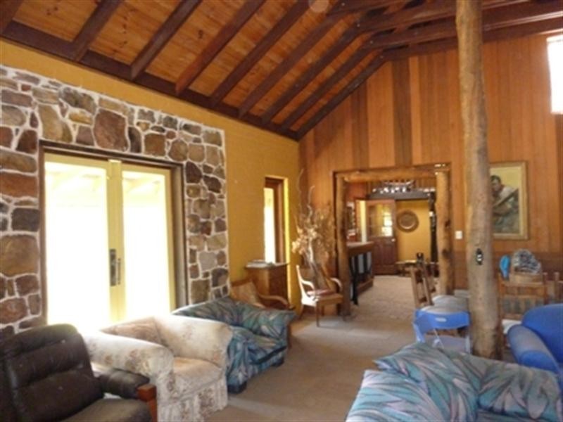 6255 Singleton Road, Mellong NSW 2756