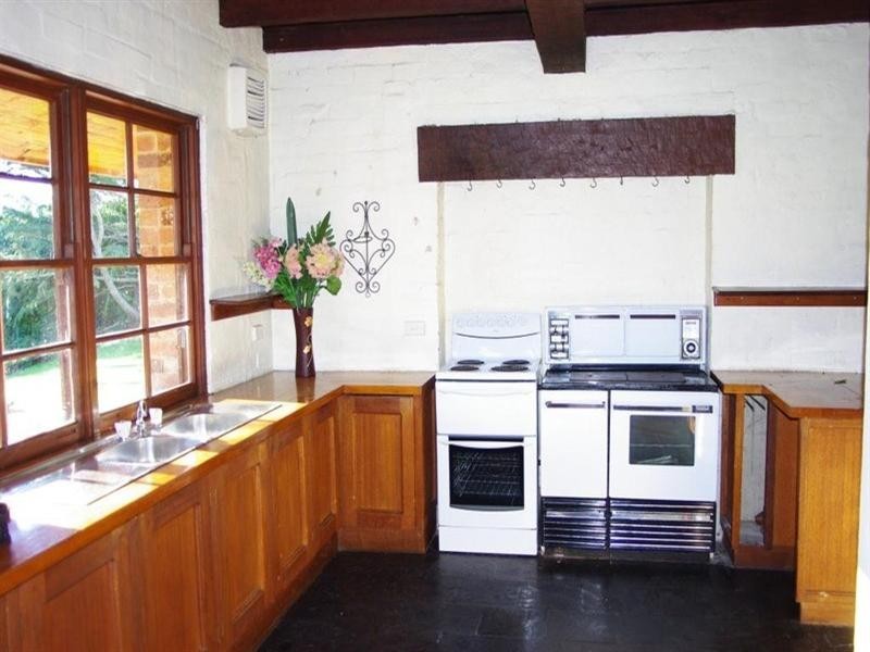 42 Cabbage Tree Road, Grose Vale NSW 2753