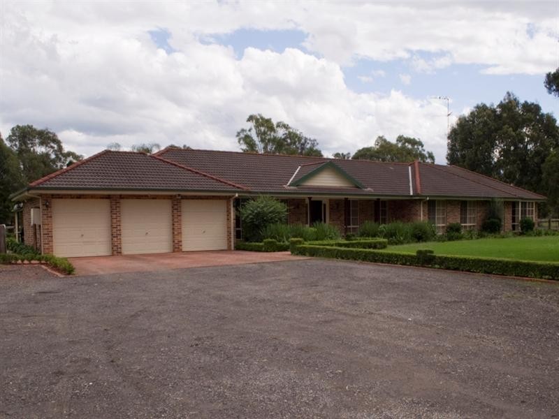5 Canoona Avenue, Windsor Downs NSW 2756