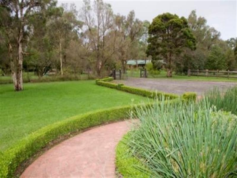 5 Canoona Avenue, Windsor Downs NSW 2756