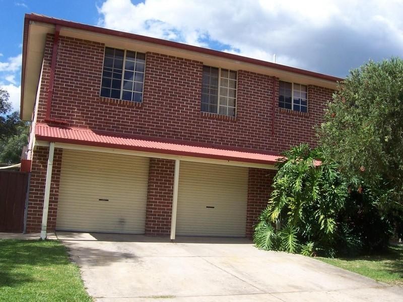 8 Erringhi Place, Mcgraths Hill NSW 2756